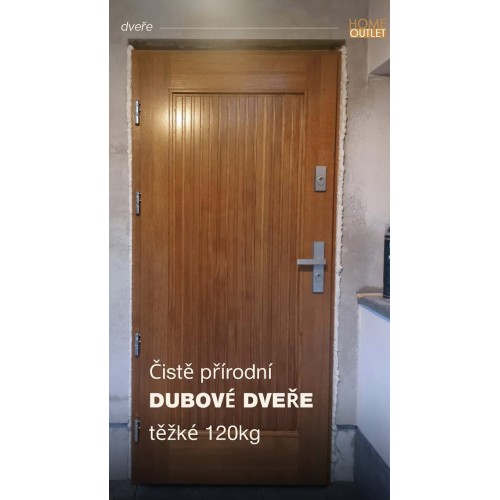 Venkovní vchodové dřevěné dveře do domu